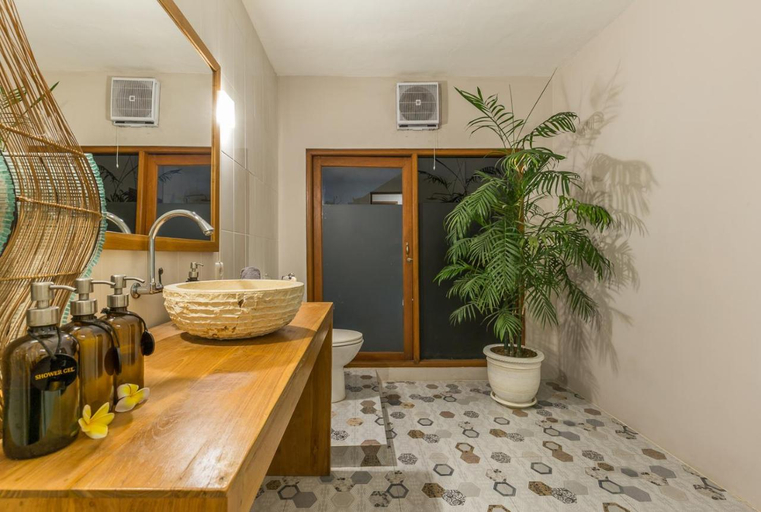 Bathroom 2, Unicorn Shelter Villa, Badung
