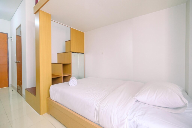 Bedroom 2, Compact & Relaxing Studio at Dave Apt By Travelio, Depok