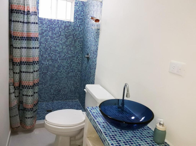 Bathroom 2, Cancun Blue Airport, Benito Juárez