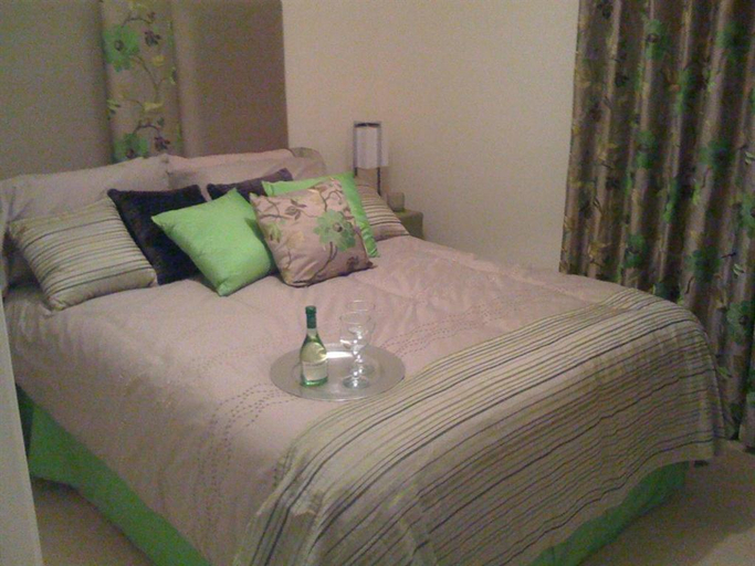 Bedroom 4, Apple House Guesthouse Heathrow Airport, London