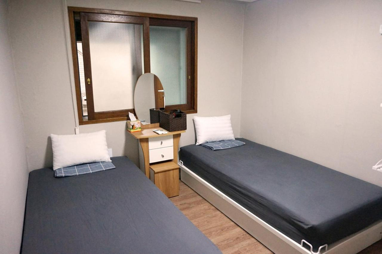 Bedroom 4, Take 1 Guesthouse Hongdae, Mapo