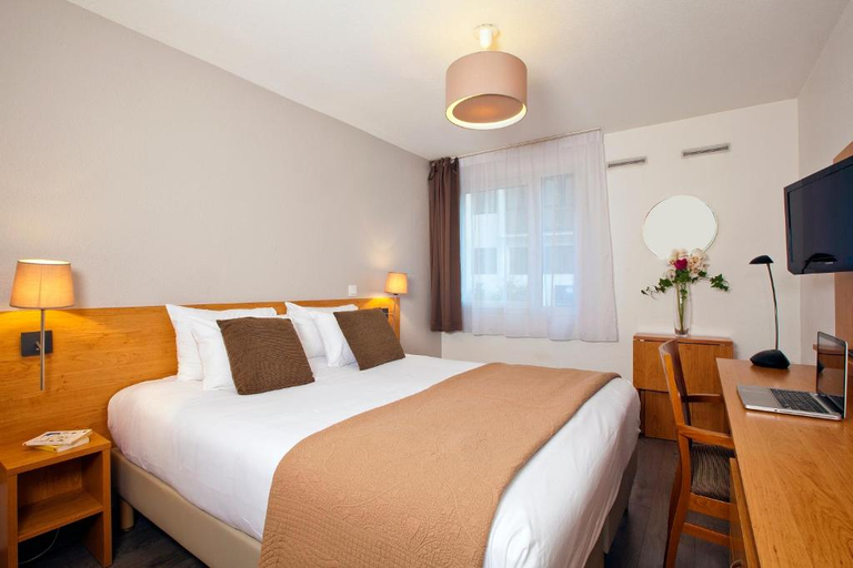 Bedroom 5, Sejours & Affaires Pantin, Seine-Saint-Denis