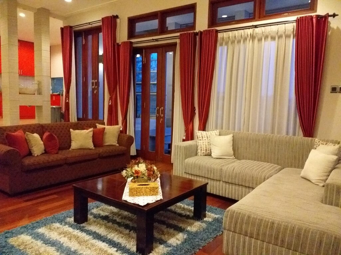 Others, Villa Dago Permai 100, Bandung