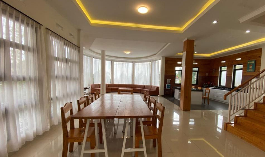 Food & Drinks, Villa Mazel, Bandung