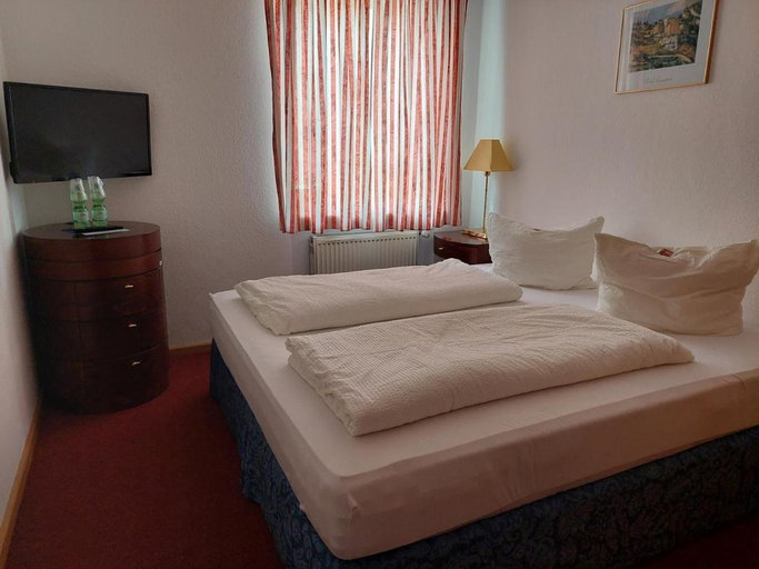 Bedroom 3, Der Heurige im Gasthaus zum Lowen, Freising