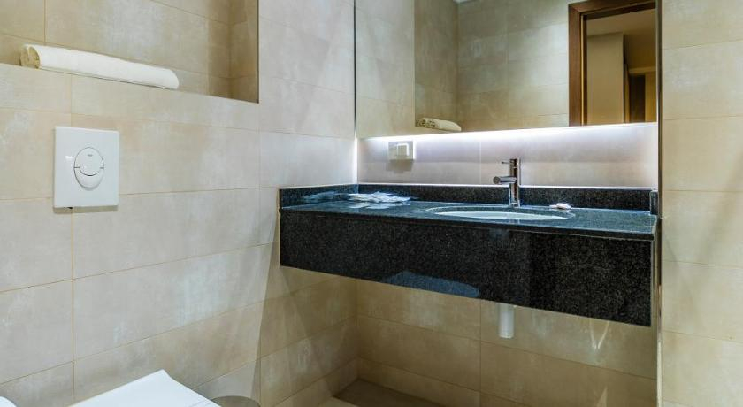 Bathroom, Unique - Resort and SPA