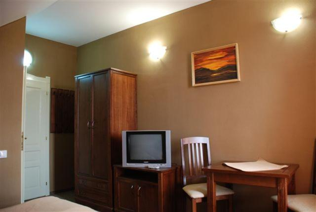 Bedroom 2, Borsika panzio, Ciumani