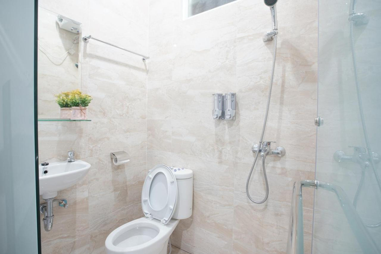 Bathroom, V Living Homestay, Sleman