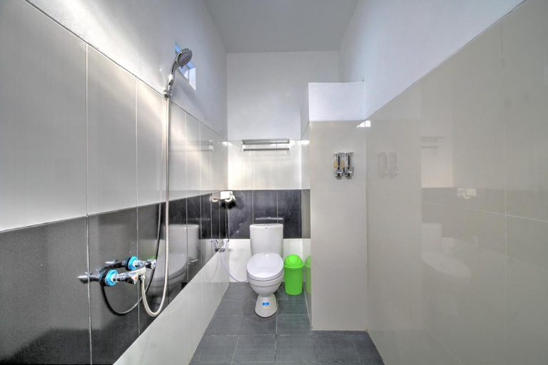 Bathroom 5, Sunny Point Penida, Klungkung