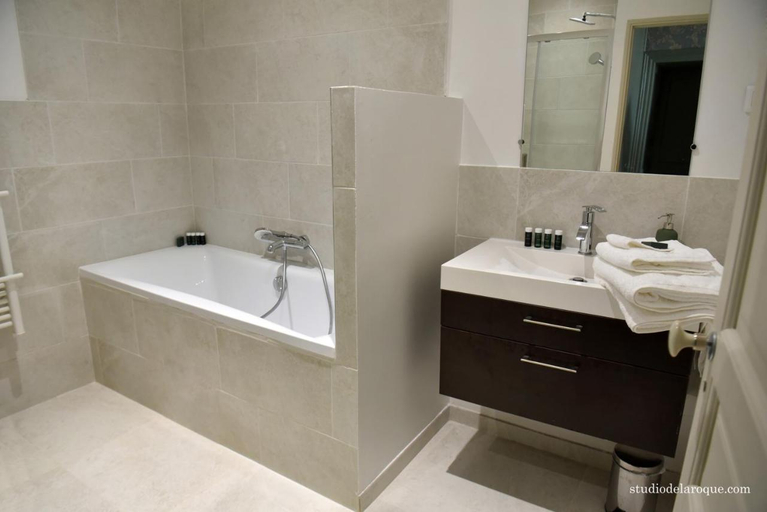 Bathroom 5, Domaine de la Briouse, Vienne