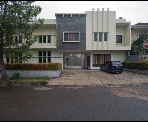 Exterior & Views 4, Villa Puri teras family suite, Bandung