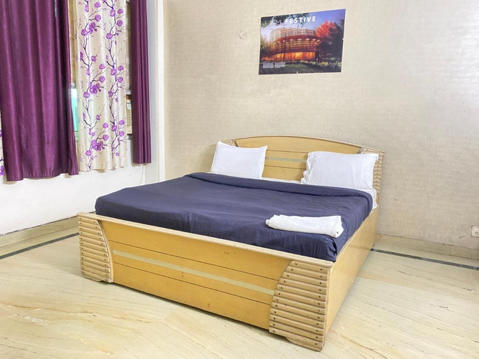 Bedroom 1, GoBravo-3BHK Near Airport & Cyber Hub, Delhi