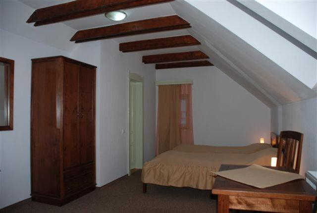 Bedroom 4, Borsika panzio, Ciumani
