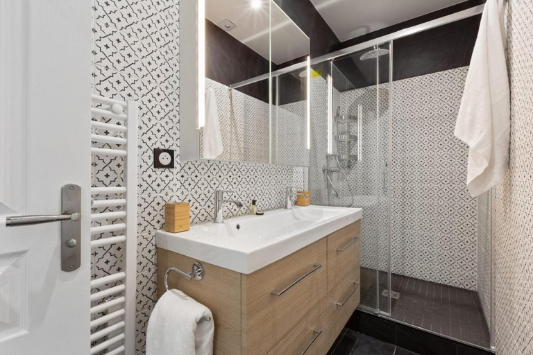 Bathroom, GuestReady - Nice apartment for 6 in Paris, Paris