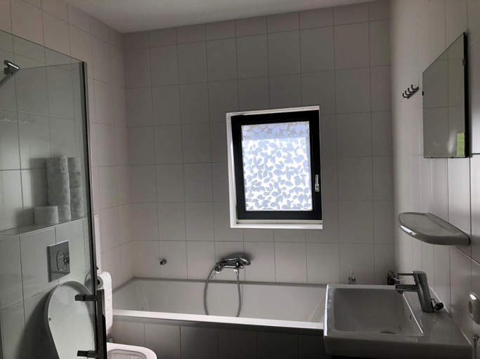 Bathroom, B&B Twiske Zuid, Amsterdam free parking, Amsterdam