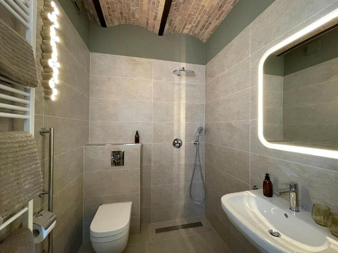 Bathroom 3, BnB 't Ambacht - Boutique Hotel, Ridderkerk
