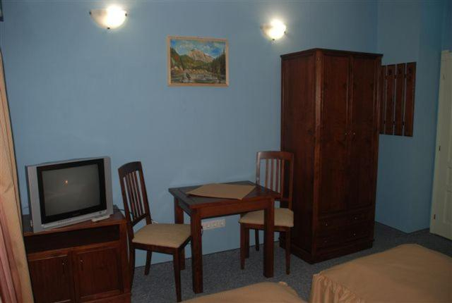 Bedroom 3, Borsika panzio, Ciumani