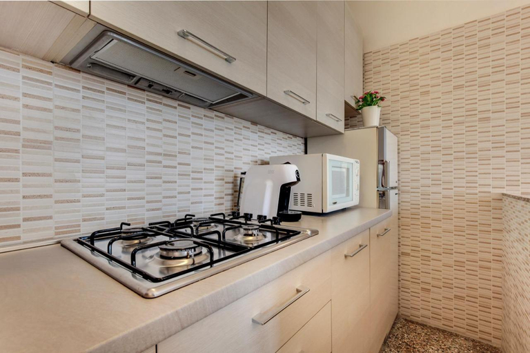 Others 3, Charming One-Bedroom Apartment in Authentic Venice, Biennale Area, Venezia