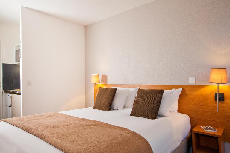 Bedroom 4, Sejours & Affaires Pantin, Seine-Saint-Denis