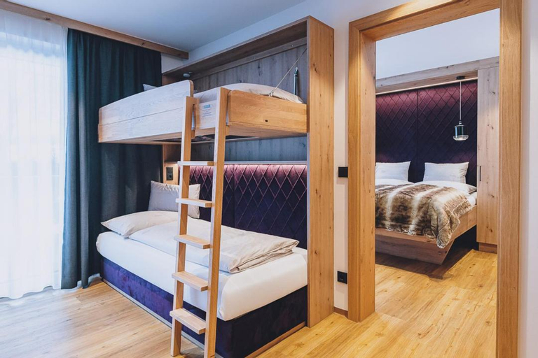 Others 2, Dorfkrug Kaprun - Luxury Suites & Appartements, Zell am See