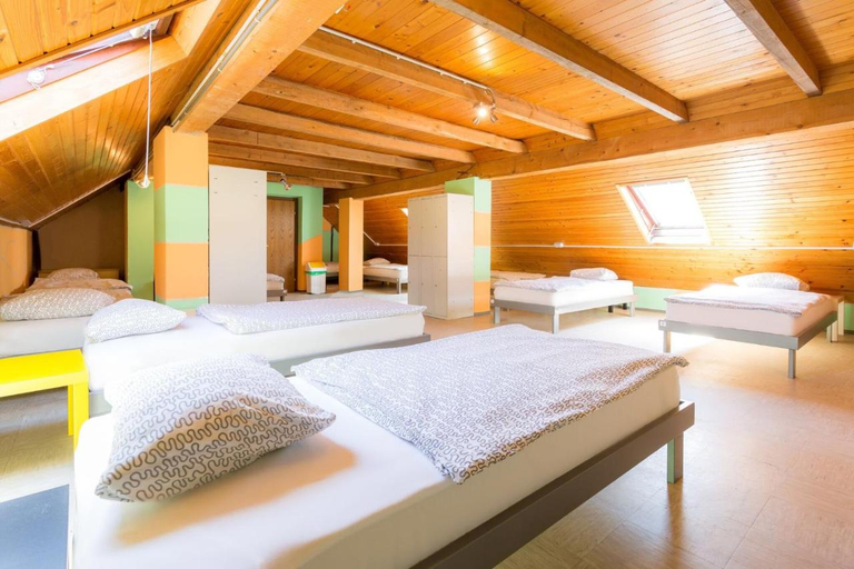 Bedroom 5, 1A Adventure Hostel, Radovljica