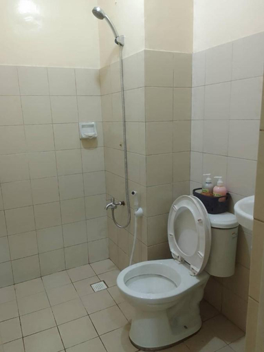 Bathroom, Affordable Staycation in Valley Golf, Taytay