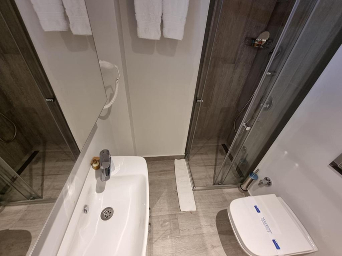 Bathroom 4, 10m2 Hotel, Şişli