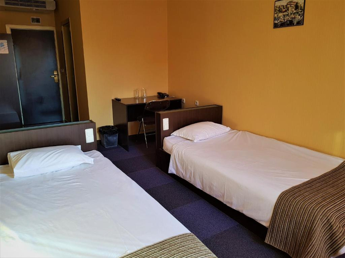Bedroom 2, Formula 1 Motel, Byala