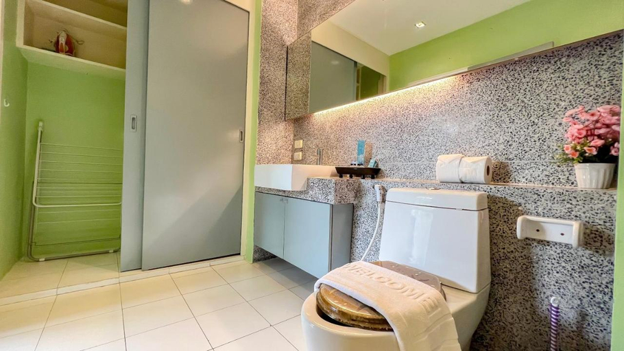 Bathroom, Great view in 81sqm top floor space in Kamala, Phuket Island
