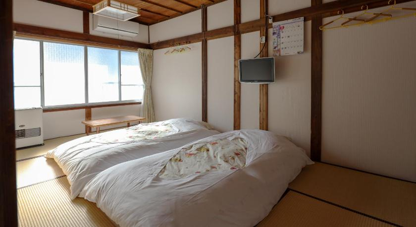 Bedroom, Fujiyoshida Youth Hostel, Fujiyoshida