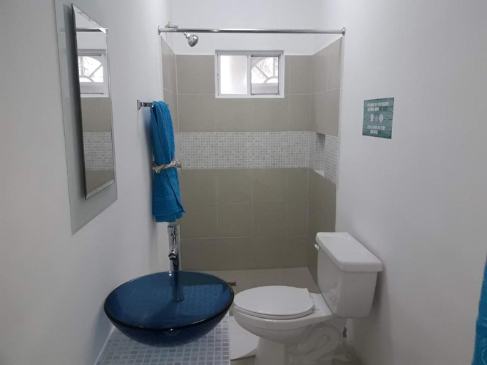 Bathroom 3, Cancun Blue Airport, Benito Juárez
