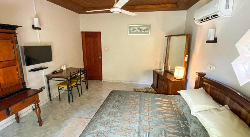 Bedroom 2, Agasthi Airport Close, Katana
