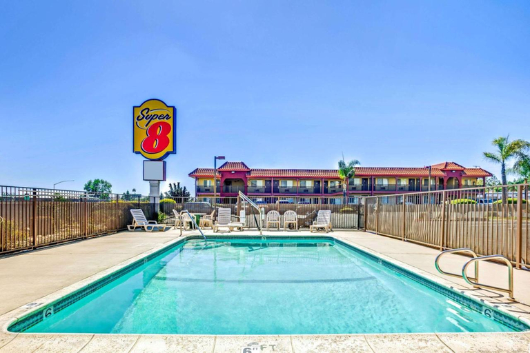 Sport & Beauty 5, Super 8 Ontario CA, San Bernardino