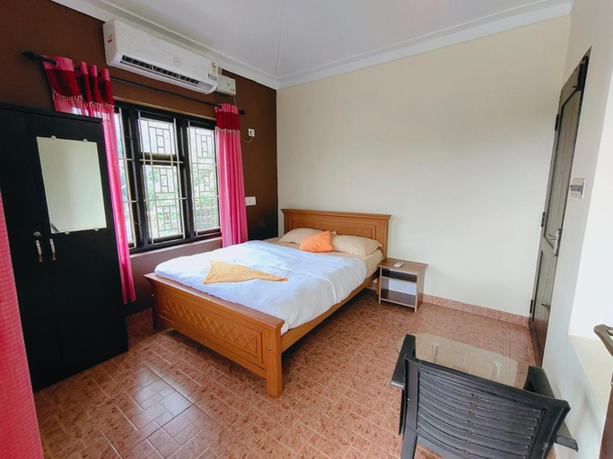 Bedroom 2, Seventh Heaven Budget friendly A/C #1 Rated Kannur, Kannur