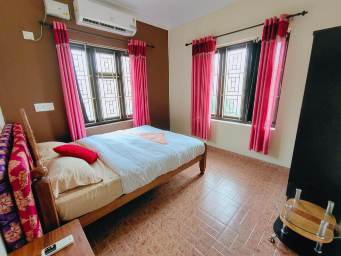 Bedroom 3, Seventh Heaven Budget friendly A/C #1 Rated Kannur, Kannur
