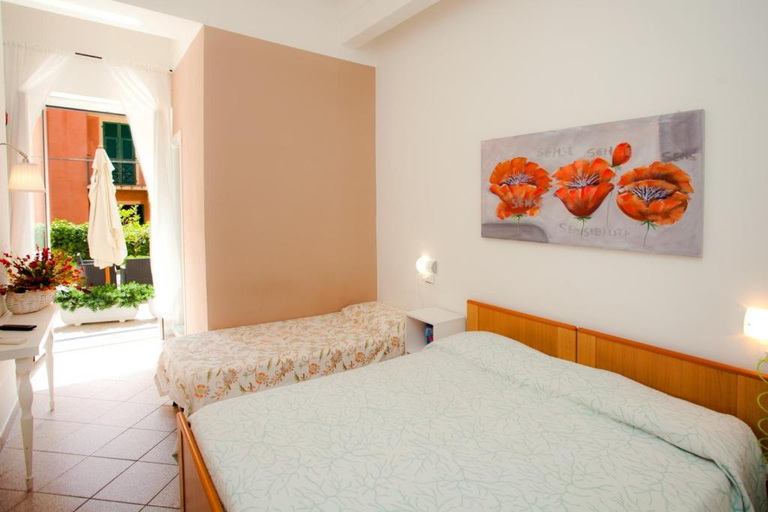 Bedroom 3, Hotel Lydia, Savona