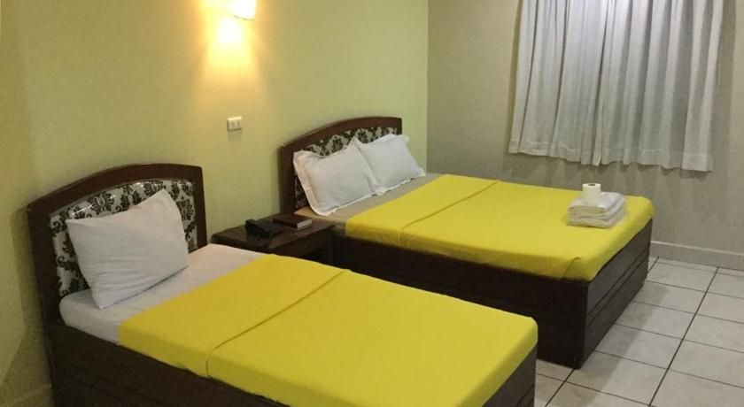 Bedroom 2, La Brea Inn, Baguio City