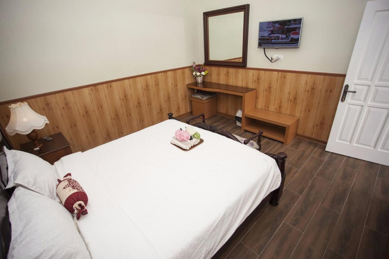 Bedroom 5, Huis Van Gustafine Floor 2, Malang