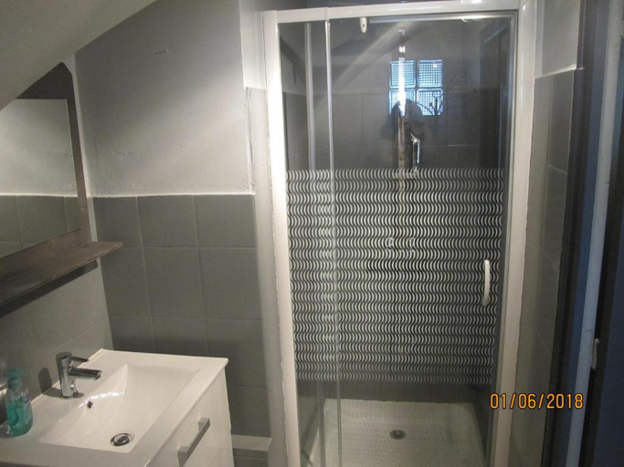 Bathroom 5, La Rose des Vents, Seine-et-Marne