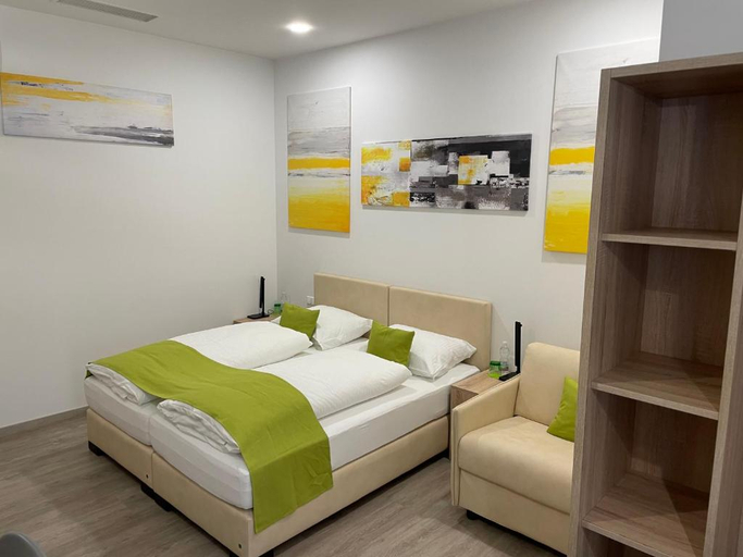 Bedroom 2, Hotel Garni Ilys Inn, Wels