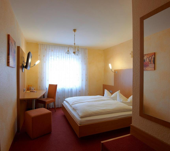 Bedroom 5, Gasthof zur Sonne, Stuttgart