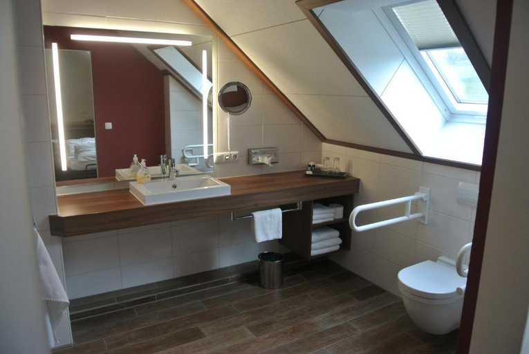 Bathroom 3, Jagerhof, München