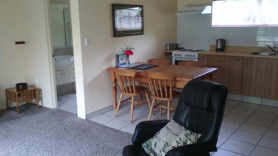 Others 4, Creel Lodge, Taupo