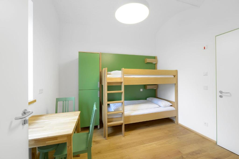 Bedroom 4, Herberge Hof Armada, Wiesbaden