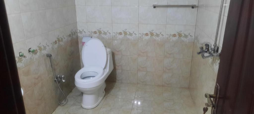 Bathroom, Hotel Day In Emporium, Lahore