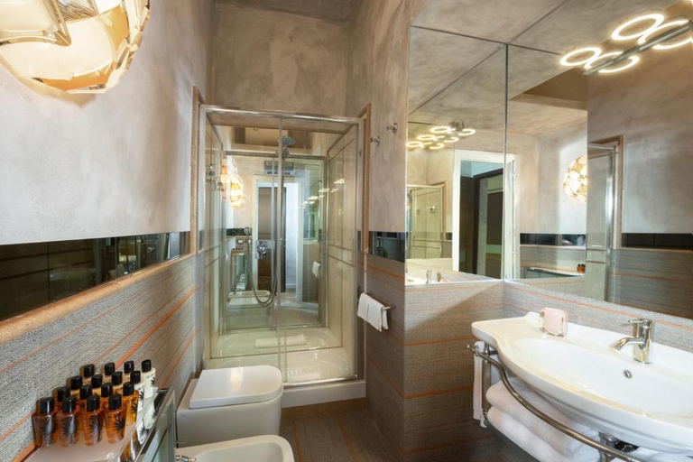 Bathroom 4, Manfredi Palm Suites, Roma