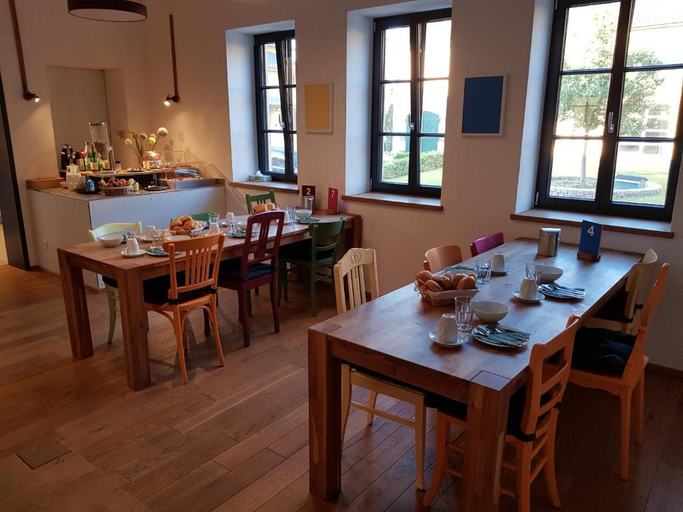 Food & Drinks, Herberge Hof Armada, Wiesbaden