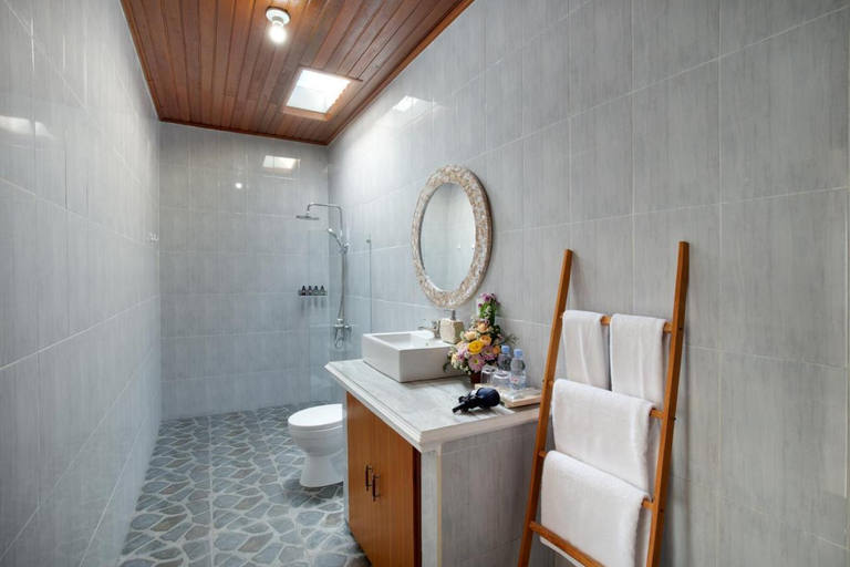 Bathroom 5, Elska Villa, Badung