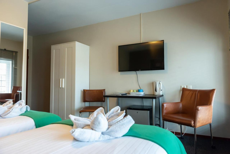 Bedroom 2, Hotel En Grand Cafe De Pauw, Roermond