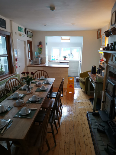 Food & Drinks, Mair's, Bridgend
